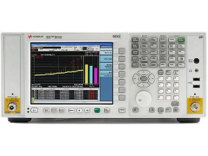 Keysight N9038A Приемник MXE для измерения ЭМП, от 3 Гц до 44 ГГц